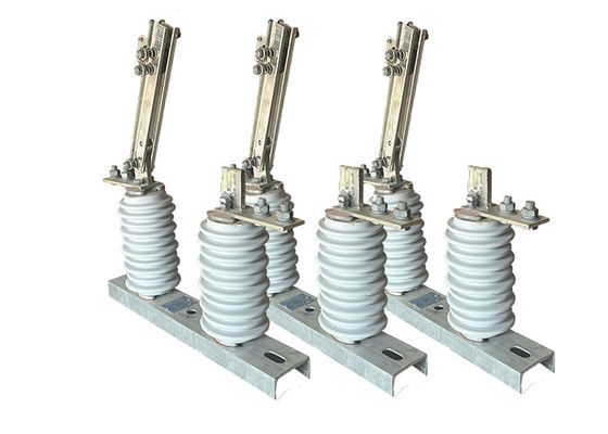 qualità  Outdoor Disconnector Switch Ceramic Insulator Hookstick Operated Switch 700Pa Used With Vacuum Circuit Breaker fabbrica