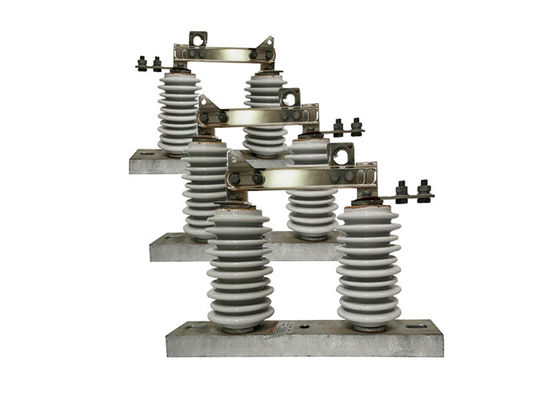 GW9-10 Serie Outdoor High Voltage Disconnect Switch 1250A Scambio di rottura del carico sotto vuoto utilizzato con interruttore