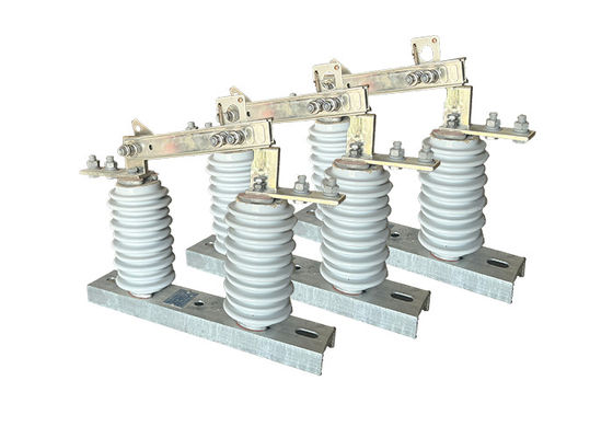 Interruttore di isolamento ad alta tensione in ceramica 12 kV-36 kV di corrente alternata Interruttore di rottura verticale per sistema di distribuzione all'aperto